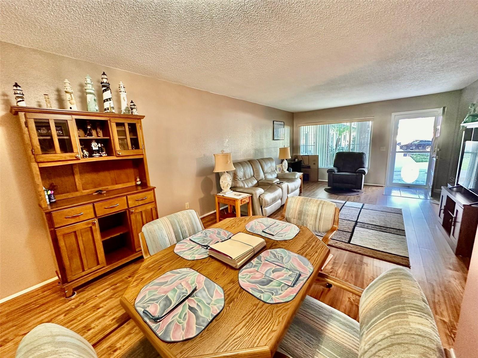 ON TOP OF THE WORLD - Residential