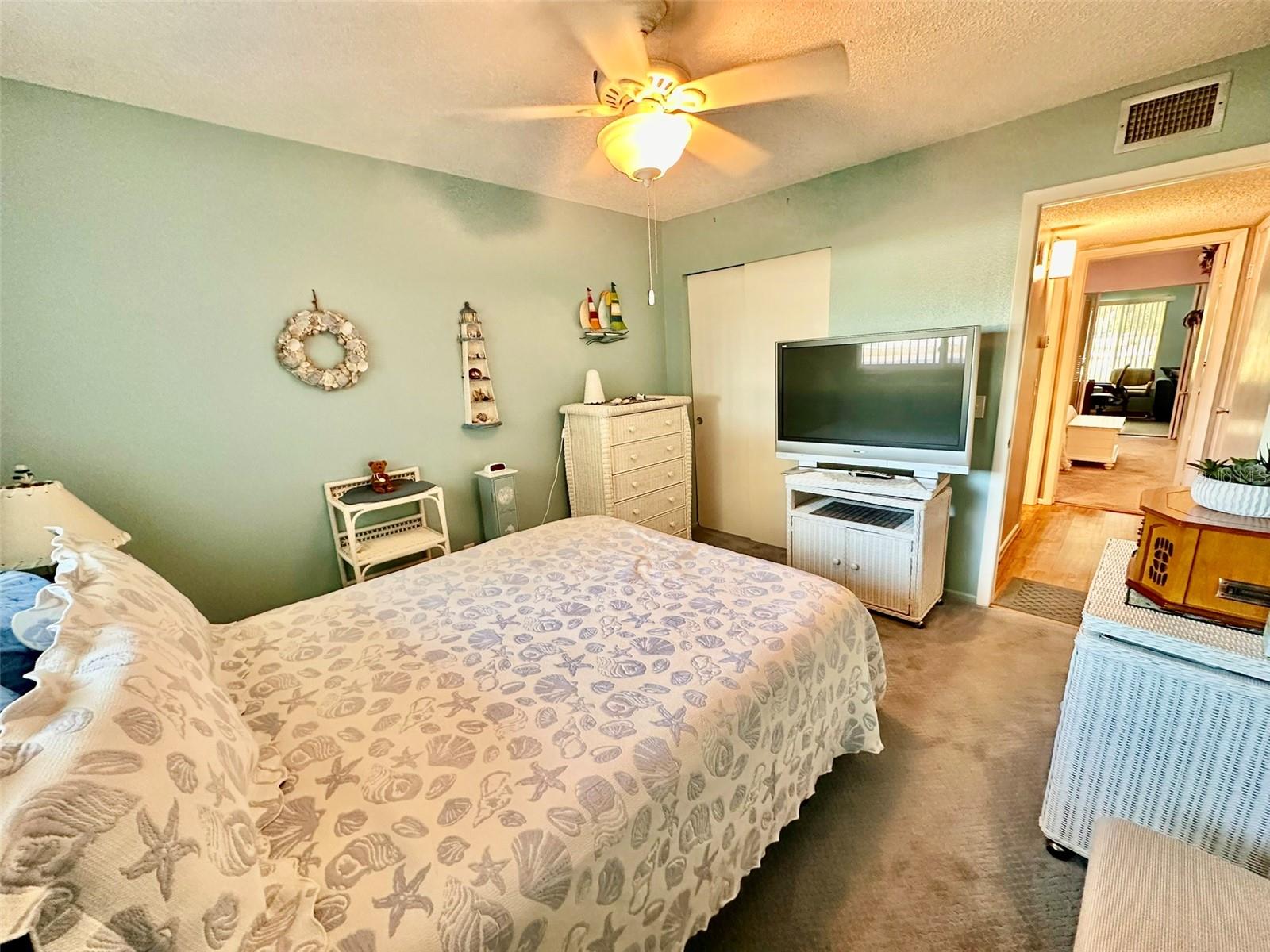 ON TOP OF THE WORLD - Residential