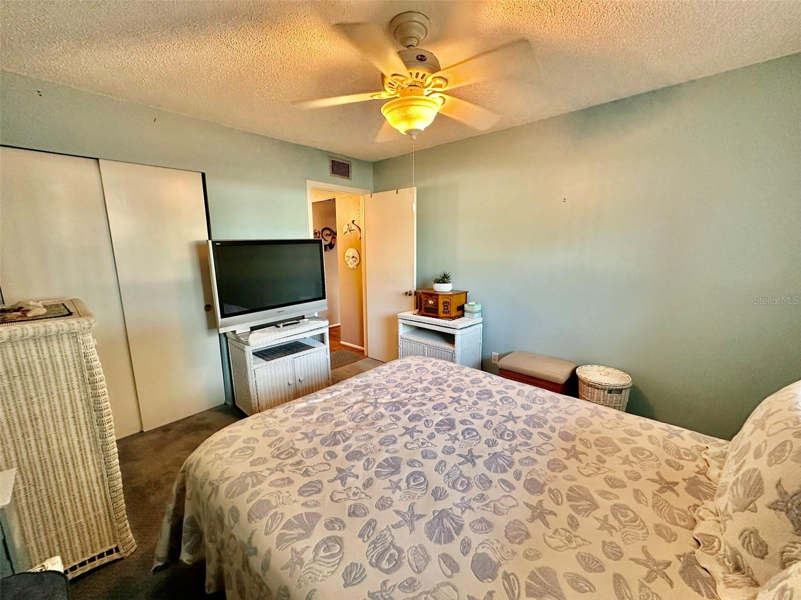 ON TOP OF THE WORLD - Residential