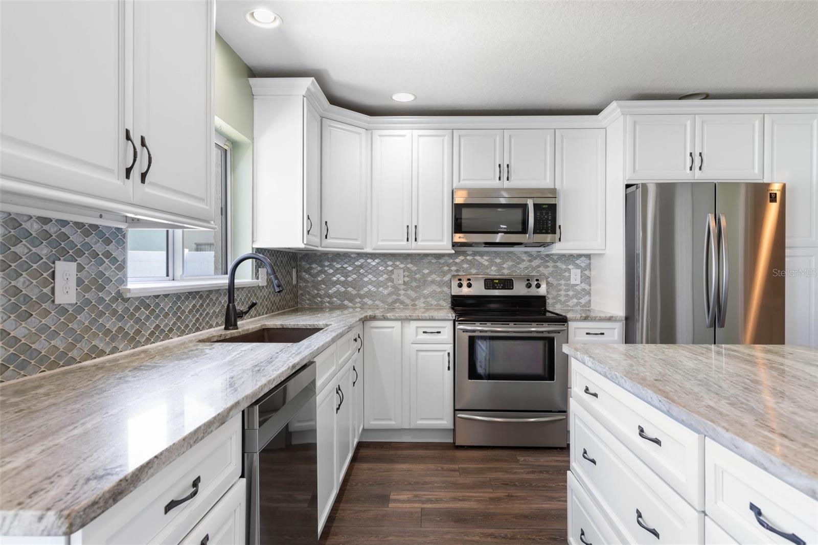 PINE LAKES - Residential