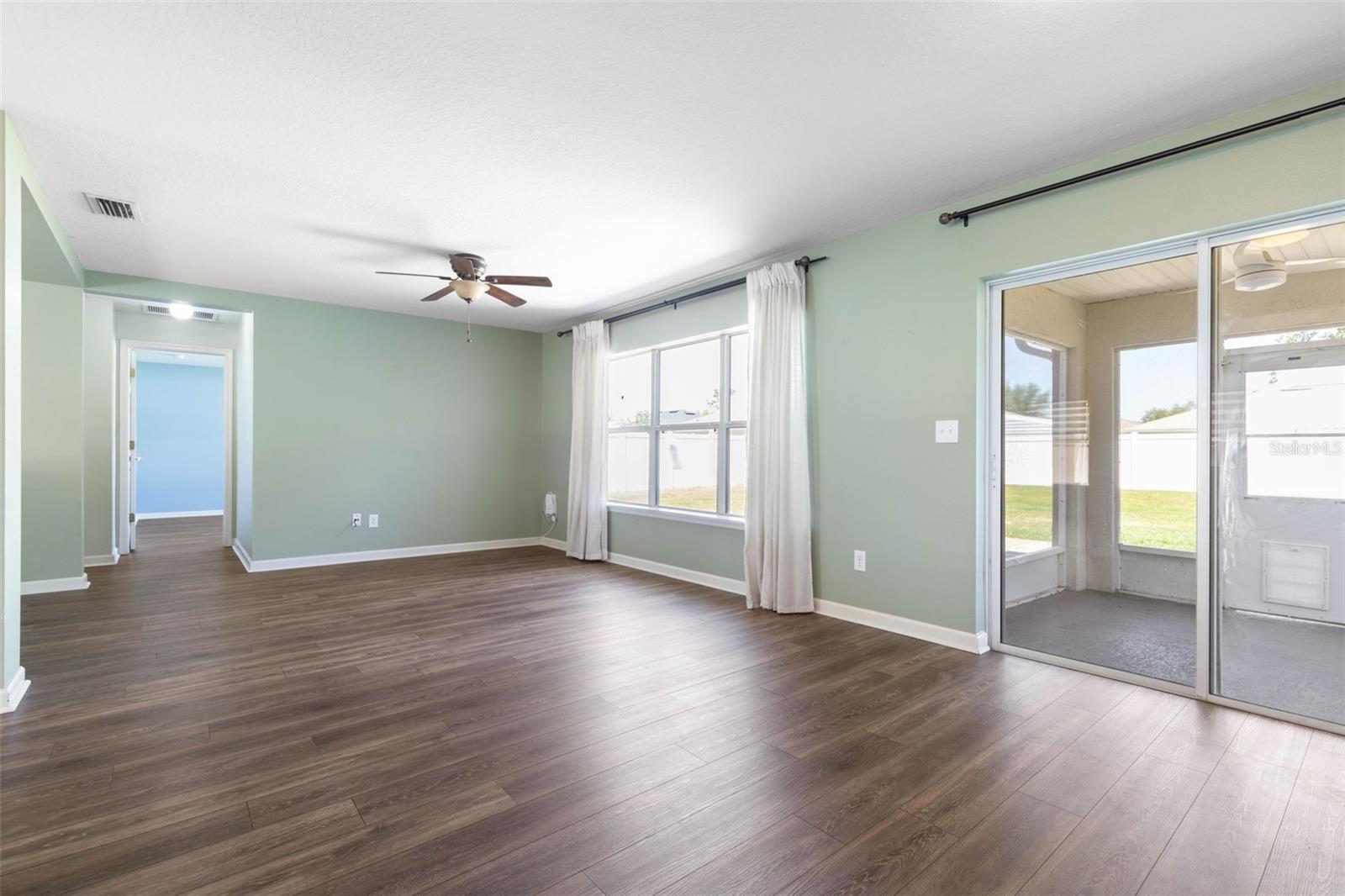 PINE LAKES - Residential