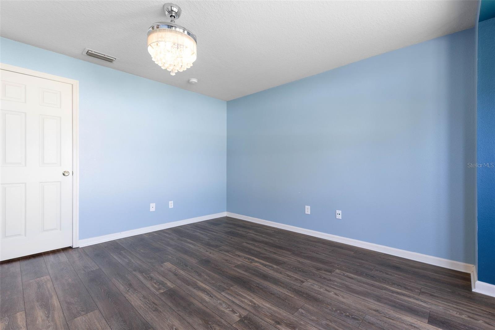 PINE LAKES - Residential