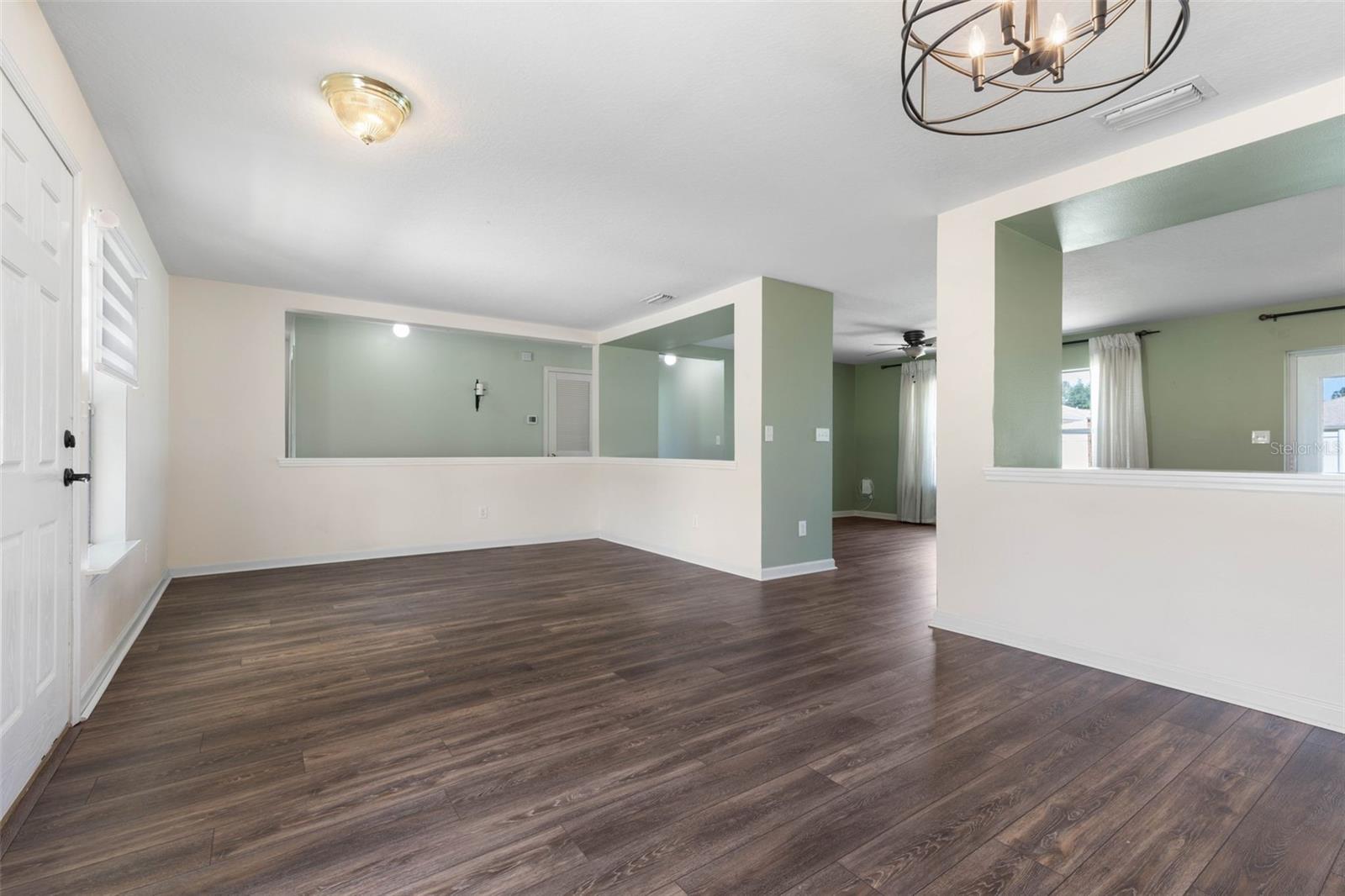 PINE LAKES - Residential