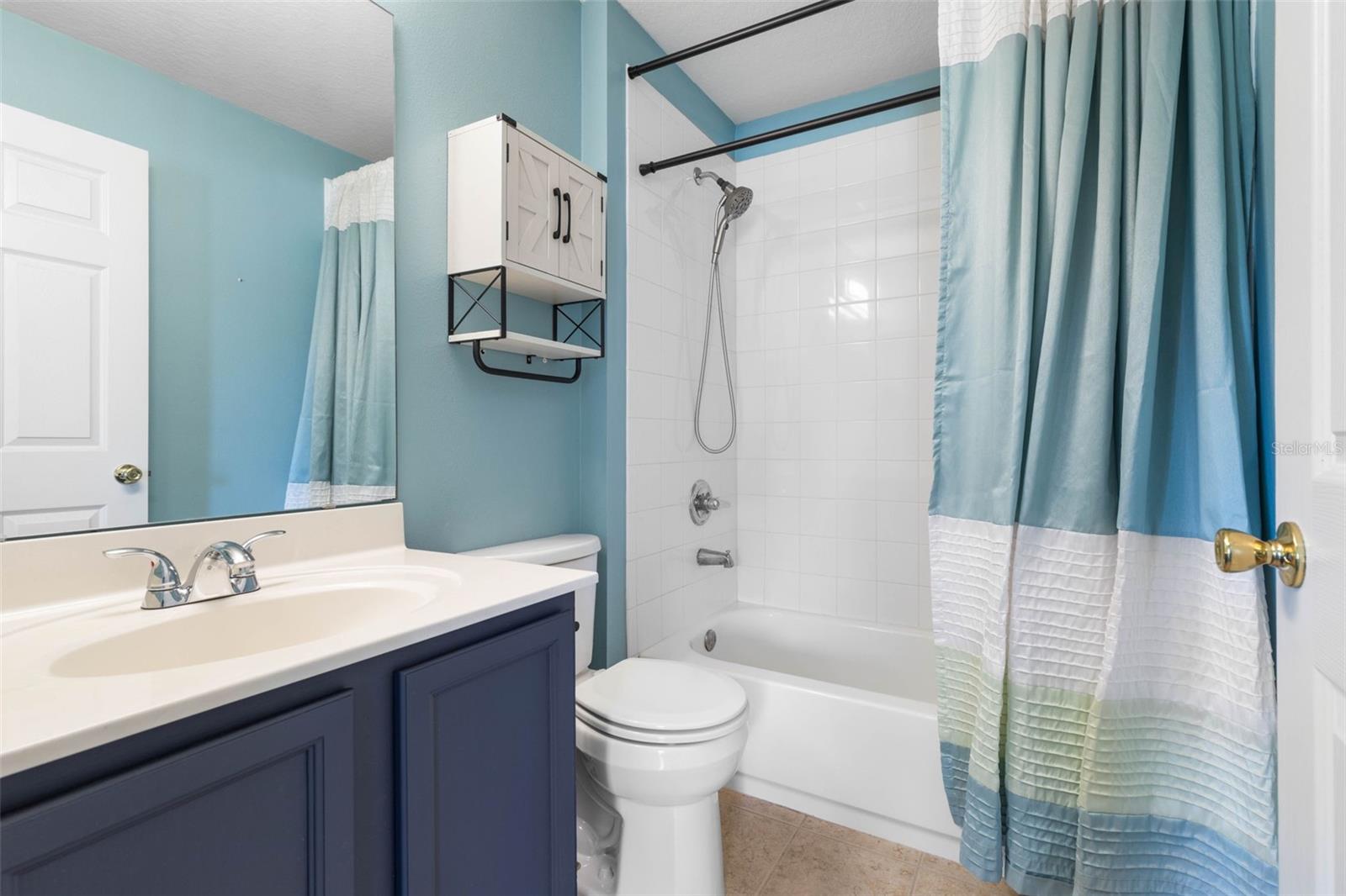 PINE LAKES - Residential