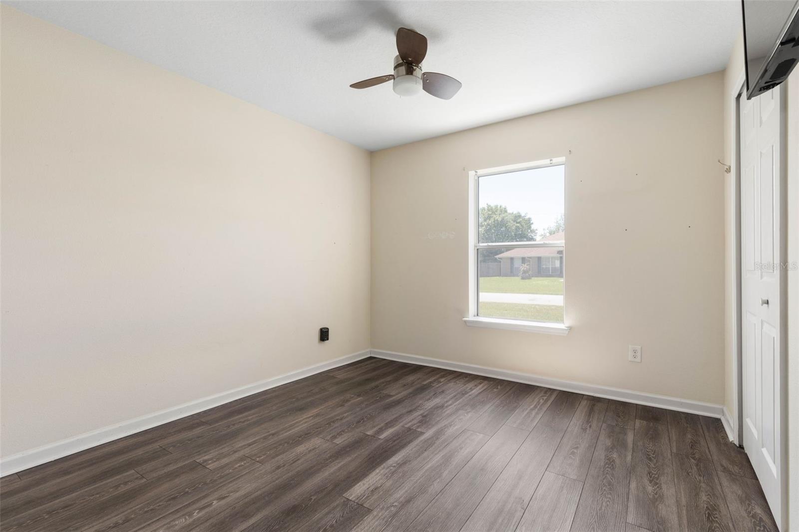 PINE LAKES - Residential