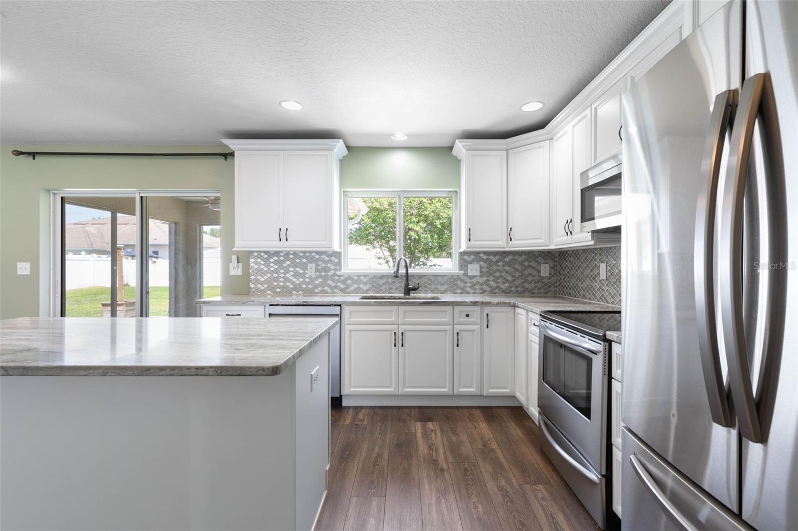 PINE LAKES - Residential