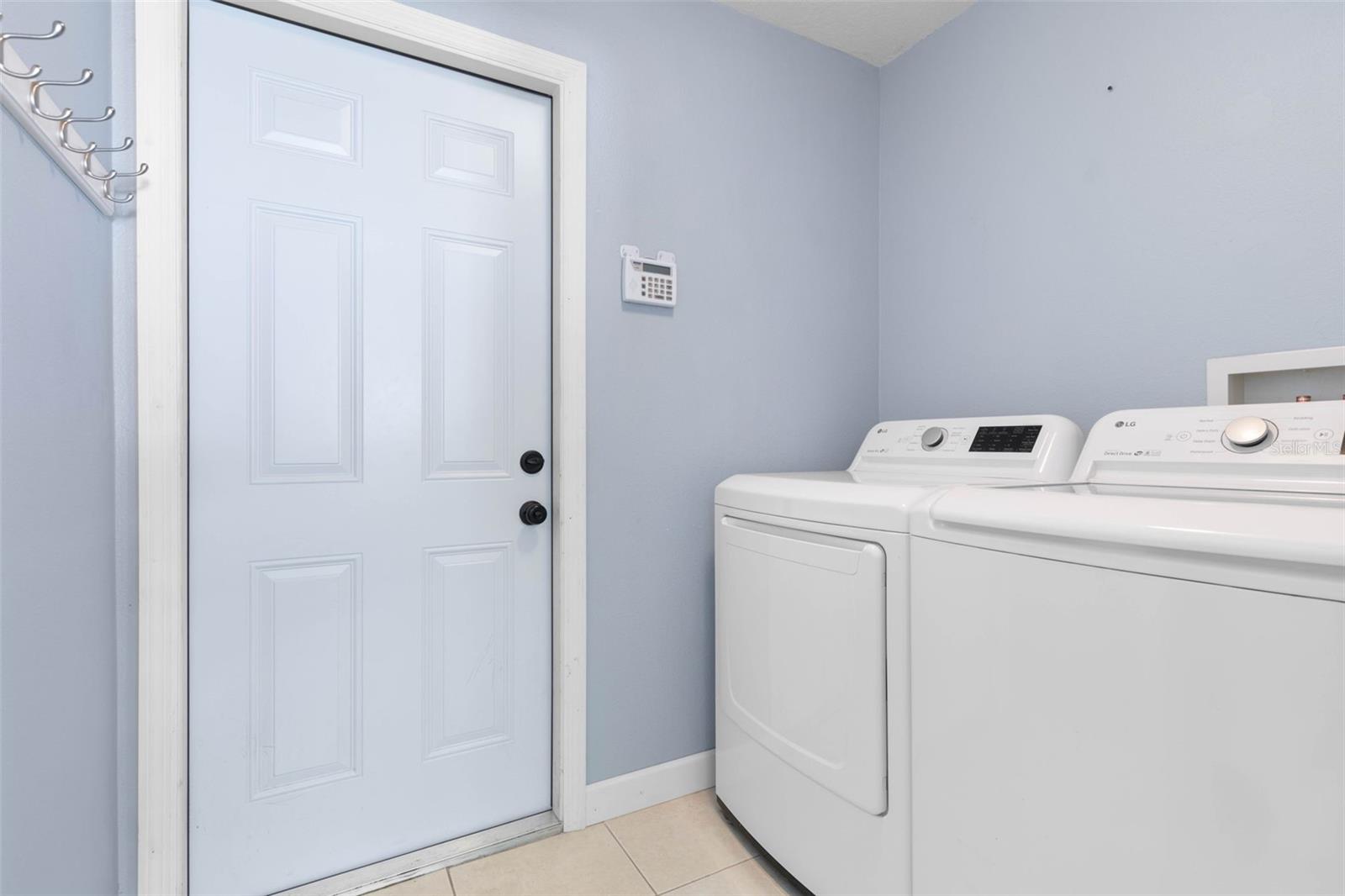 PINE LAKES - Residential