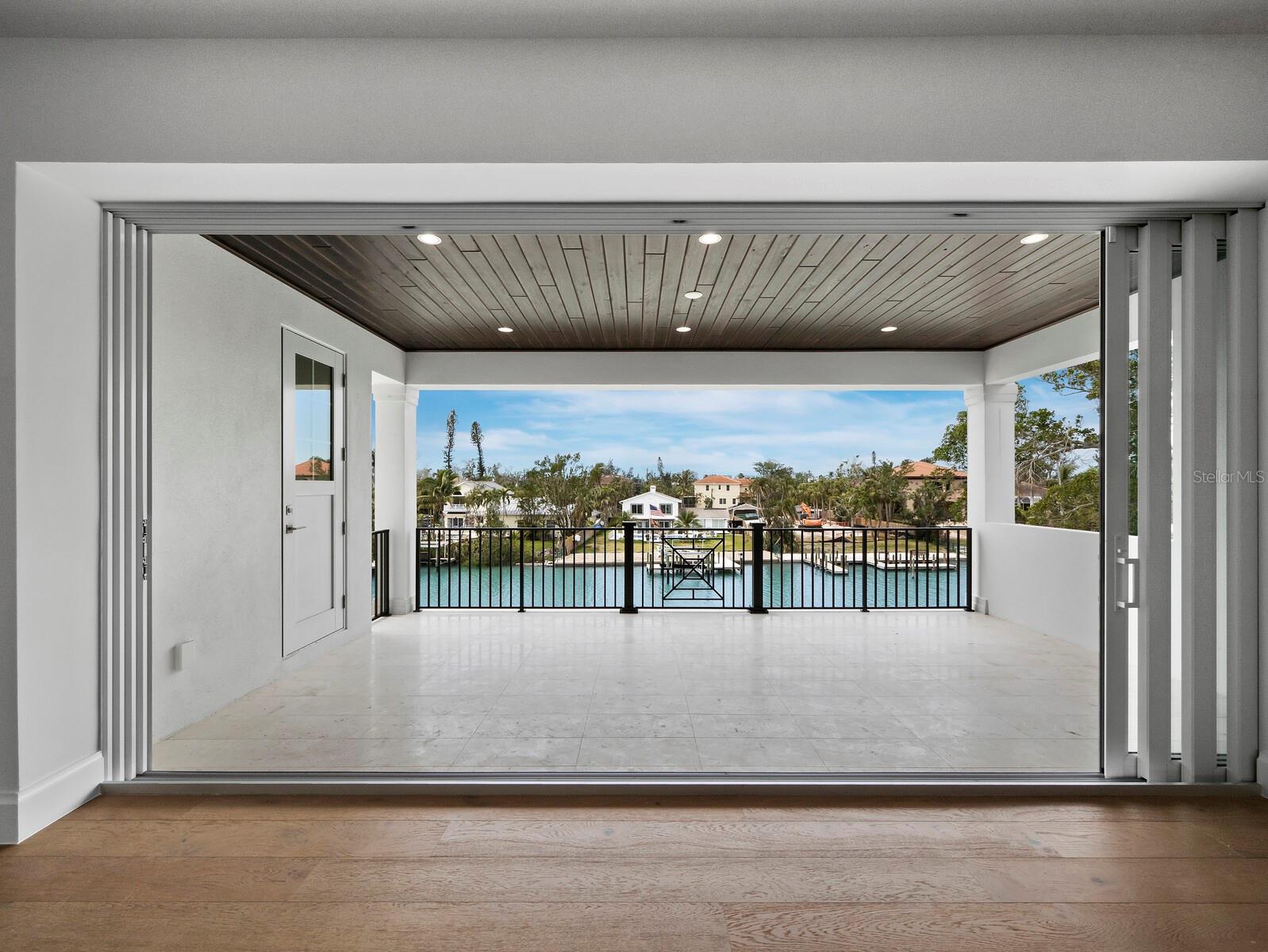 BAY ISLAND - Residential