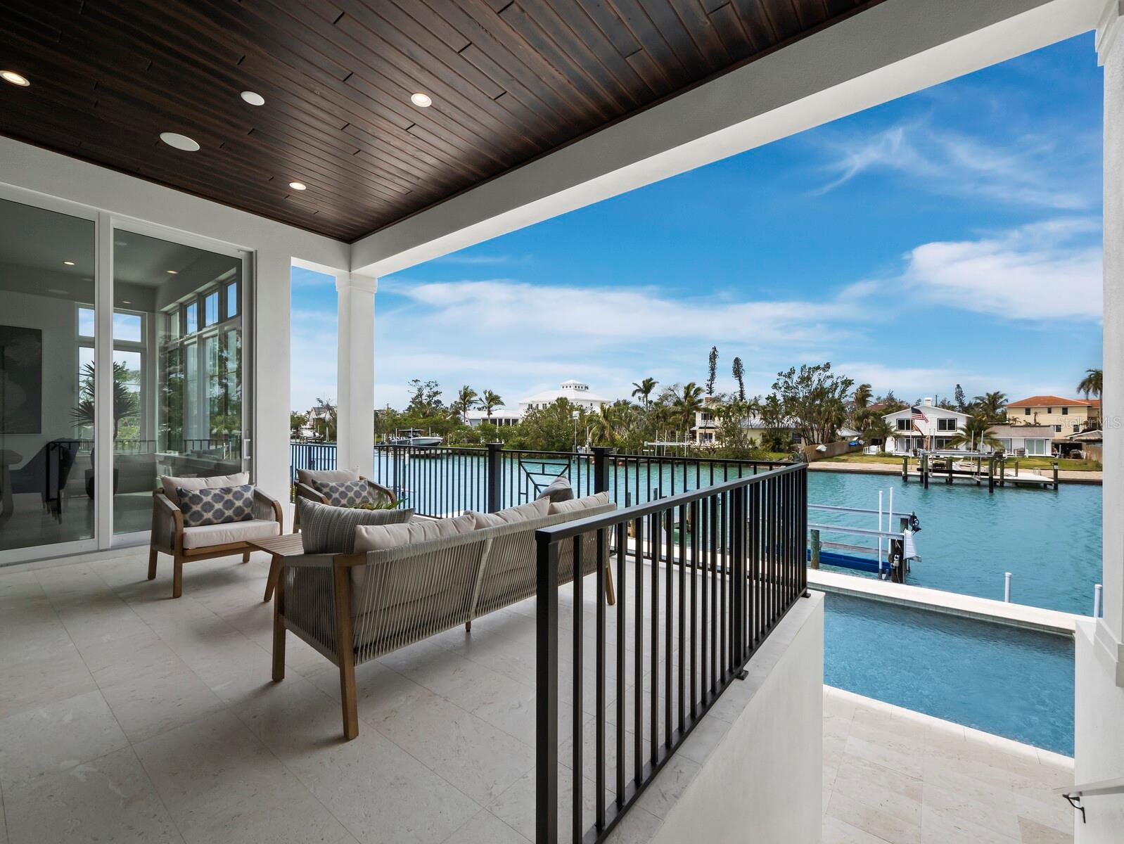 BAY ISLAND - Residential