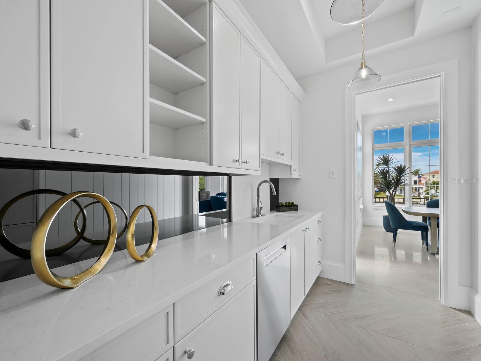 BAY ISLAND - Residential