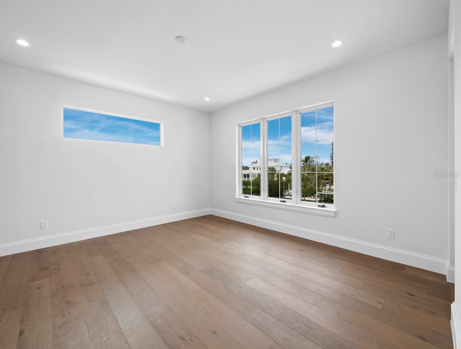 BAY ISLAND - Residential