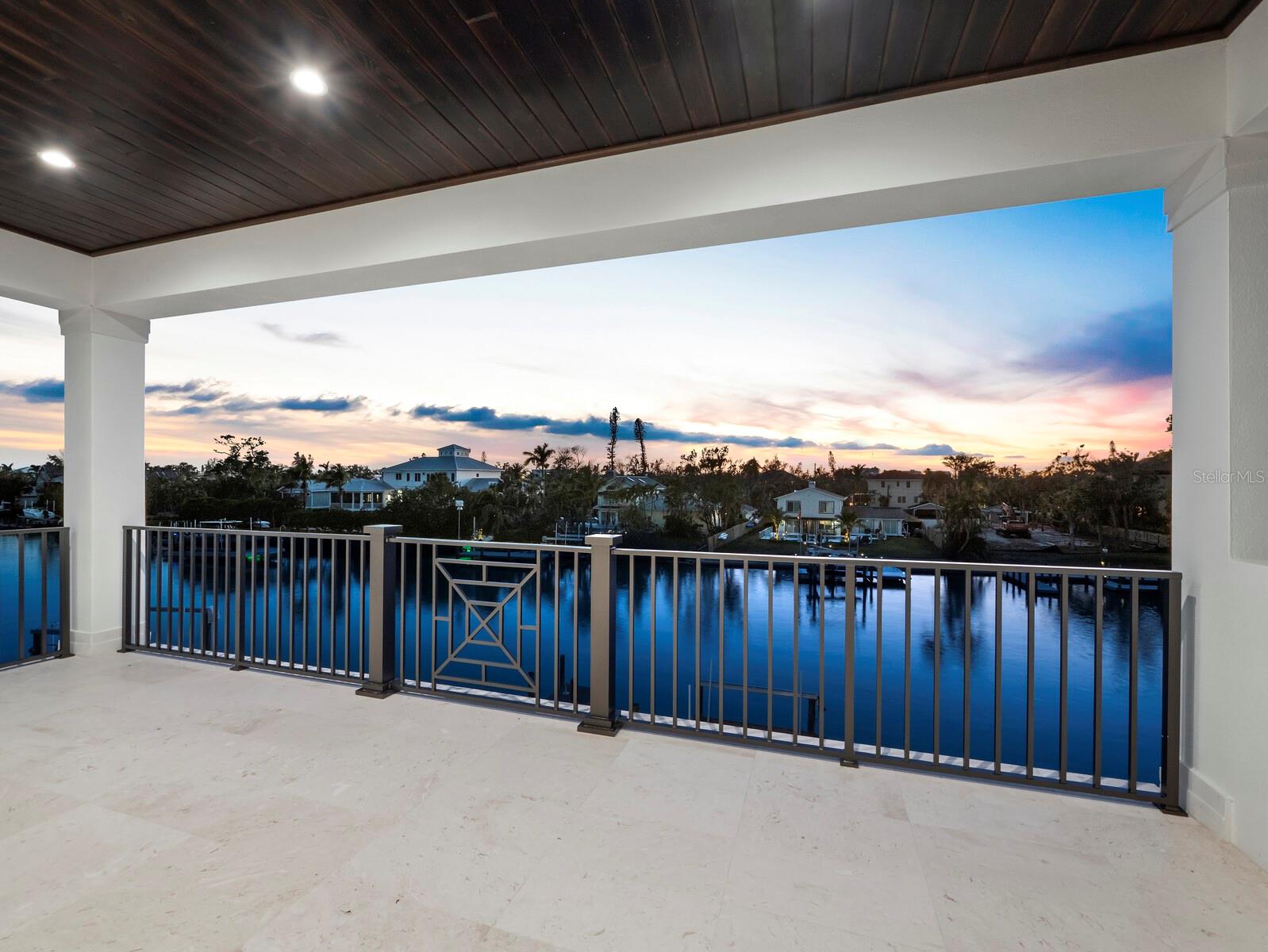 BAY ISLAND - Residential