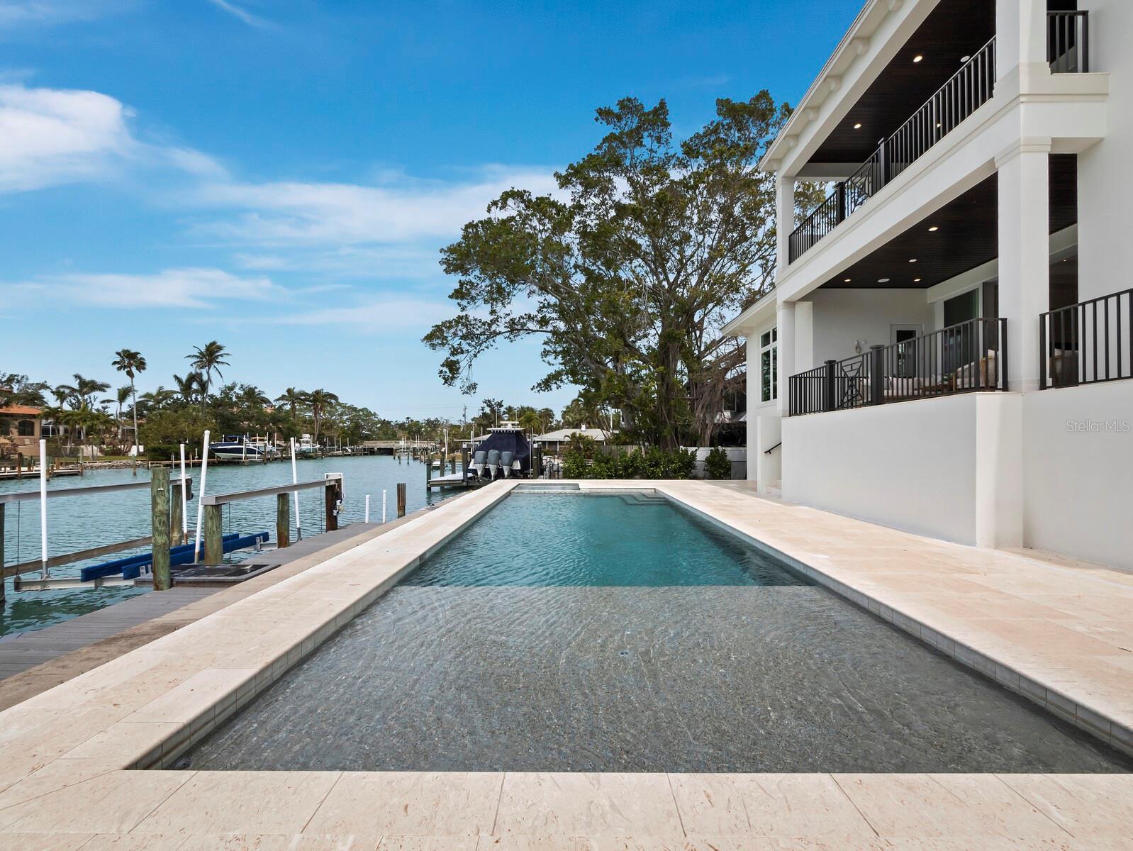 BAY ISLAND - Residential