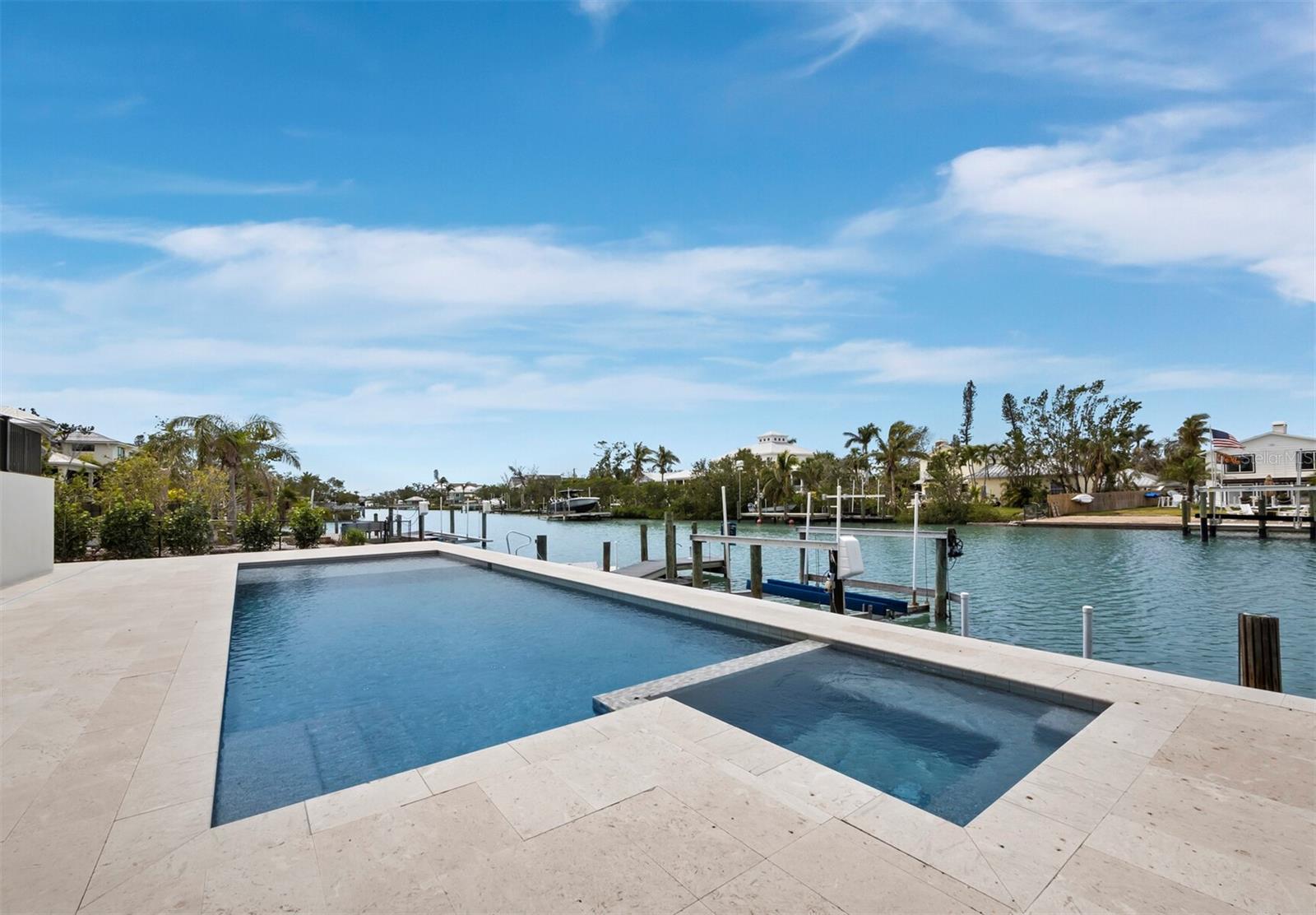 BAY ISLAND - Residential