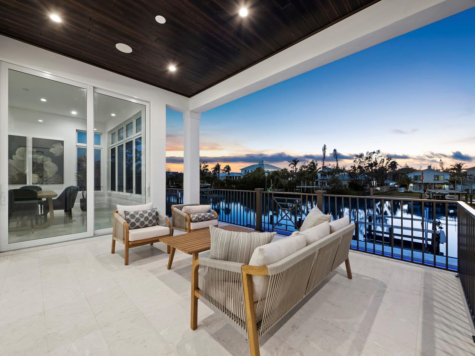 BAY ISLAND - Residential