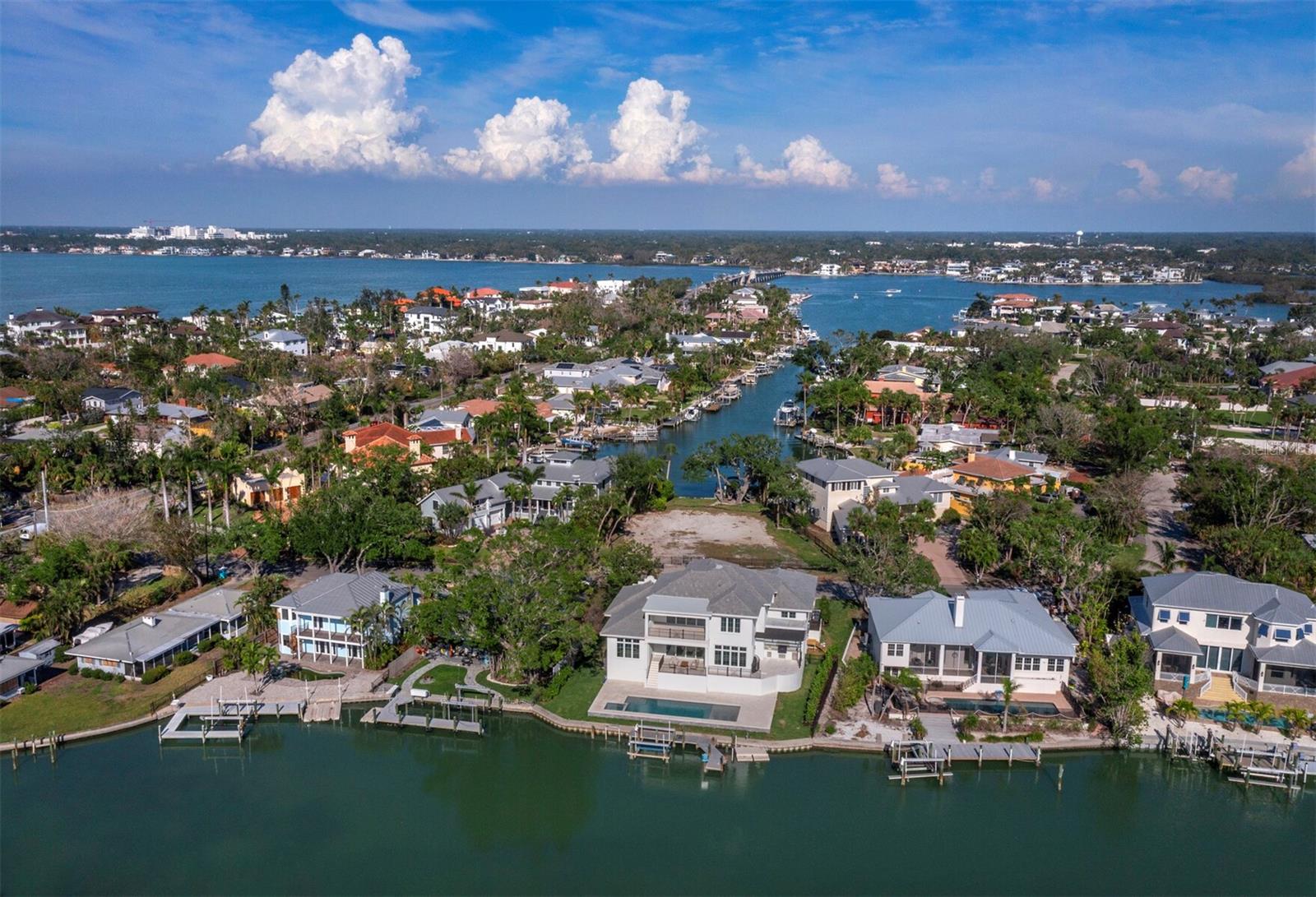 BAY ISLAND - Residential