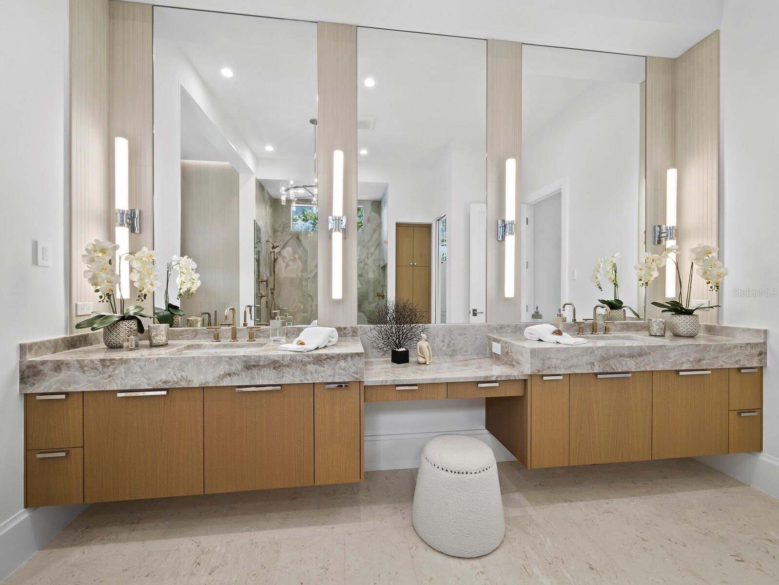 BAY ISLAND - Residential