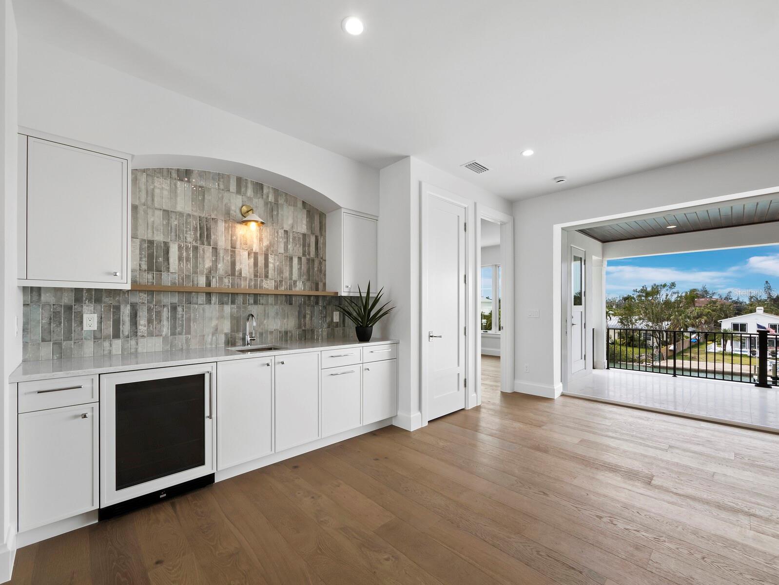 BAY ISLAND - Residential