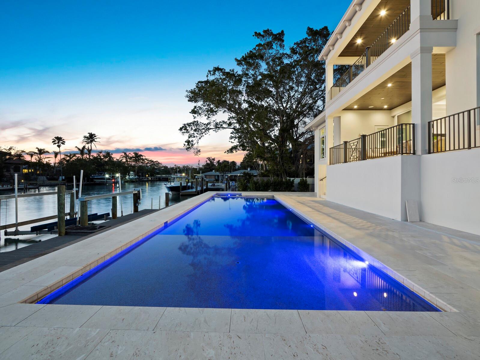 BAY ISLAND - Residential