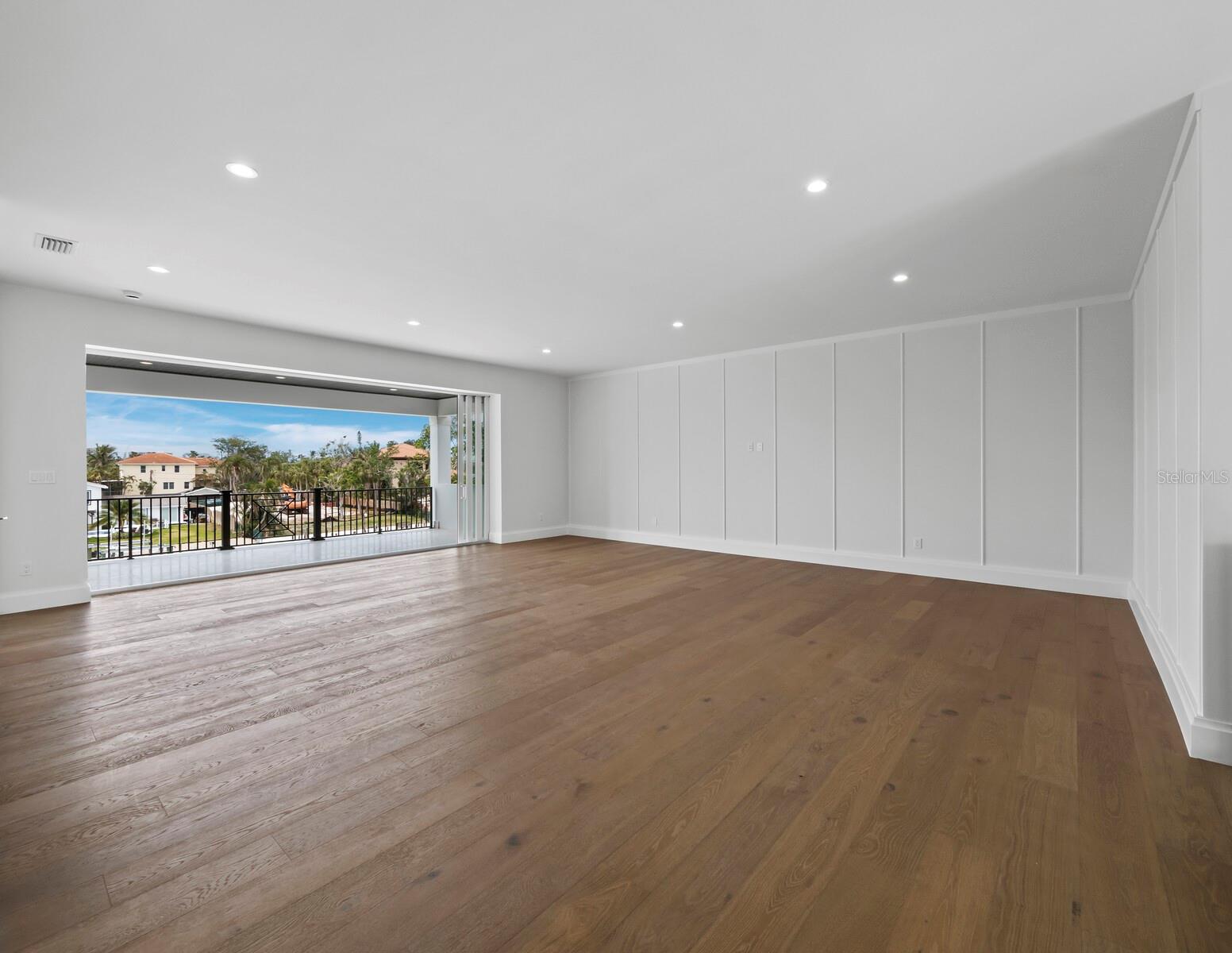 BAY ISLAND - Residential