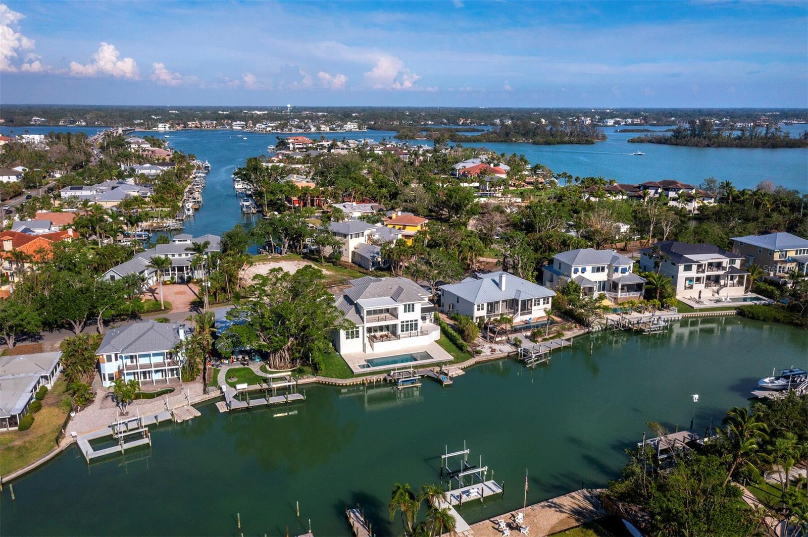 BAY ISLAND - Residential