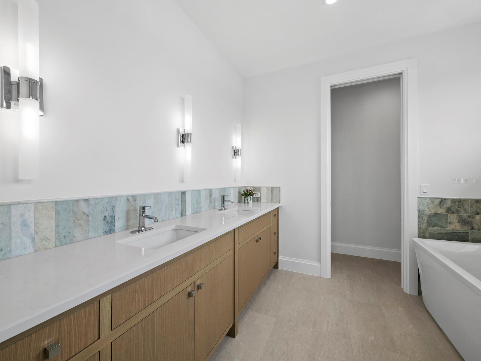 BAY ISLAND - Residential