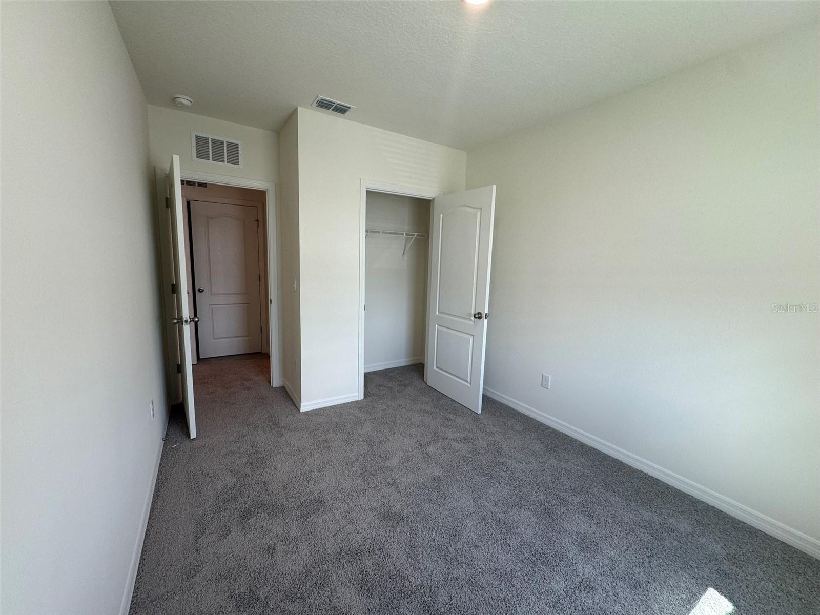 DANBURY/RIDGEWOOD LAKES - Residential Lease