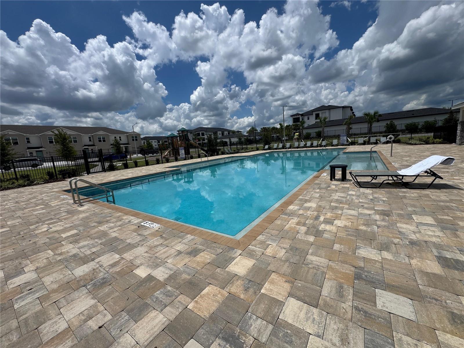 DANBURY/RIDGEWOOD LAKES - Residential Lease