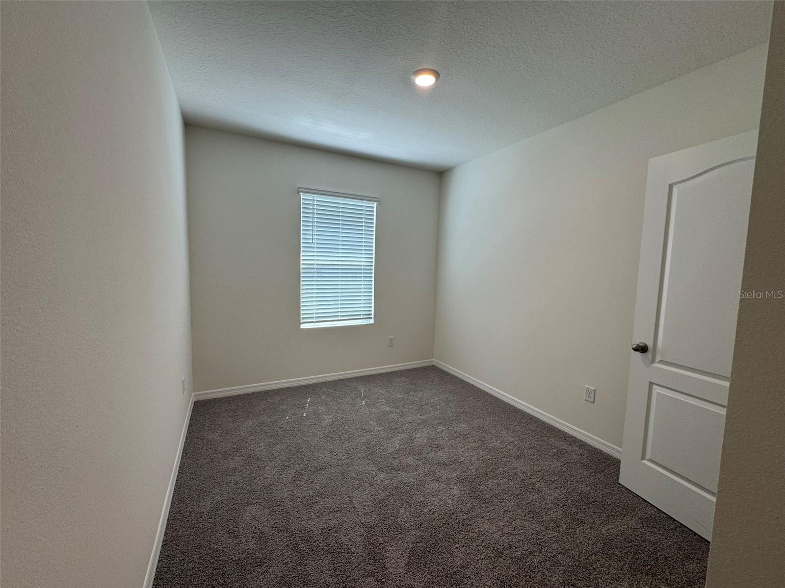 DANBURY/RIDGEWOOD LAKES - Residential Lease