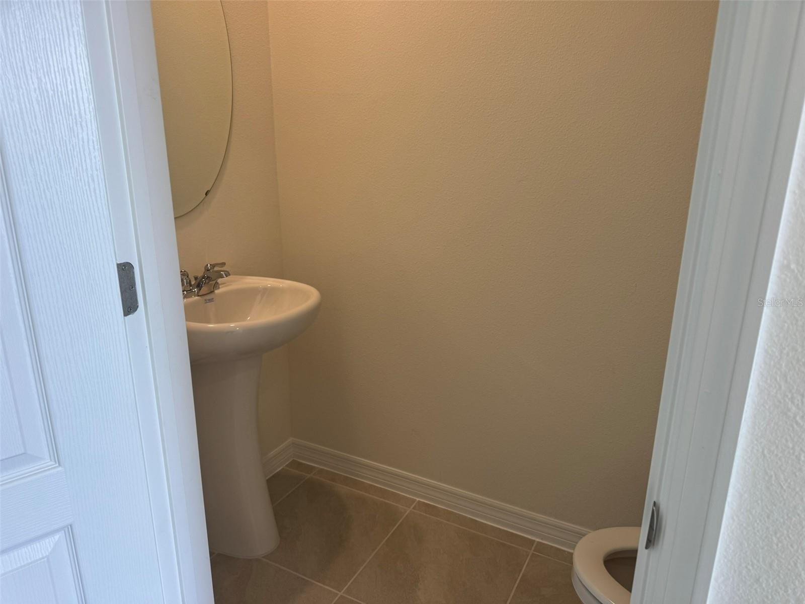 DANBURY/RIDGEWOOD LAKES - Residential Lease