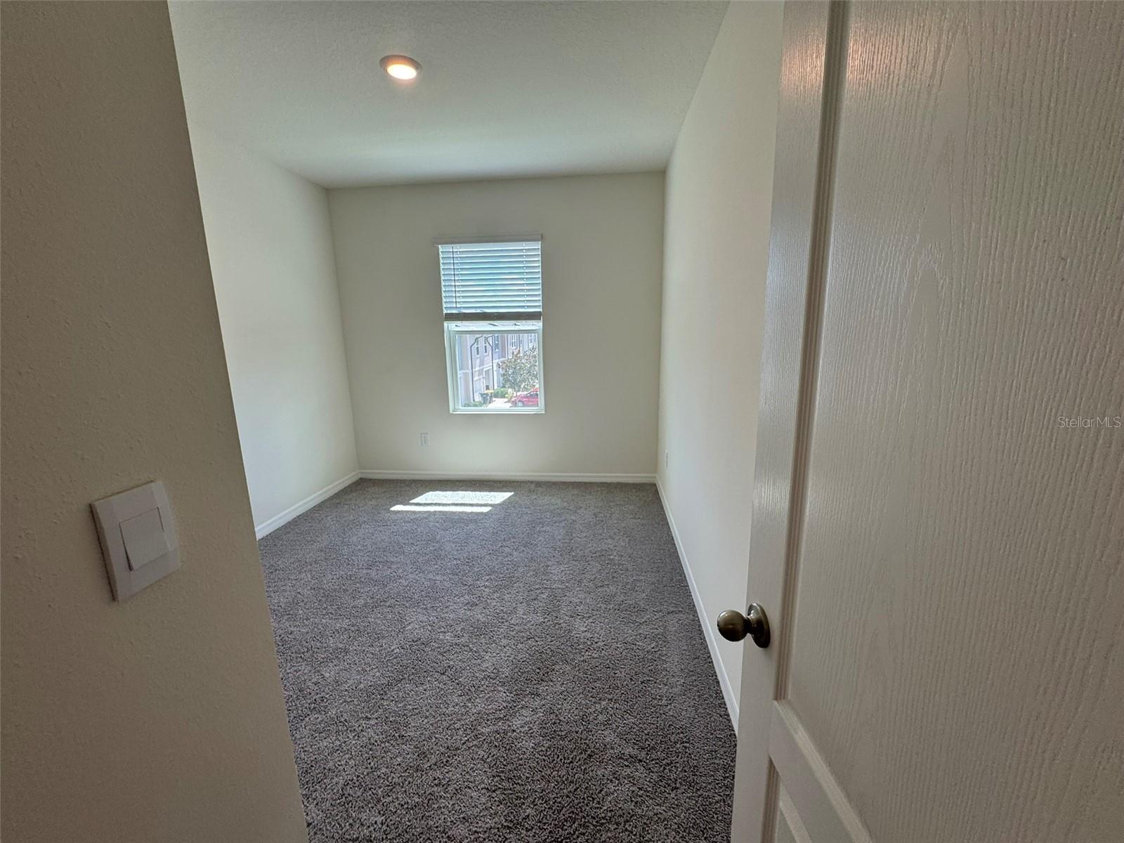 DANBURY/RIDGEWOOD LAKES - Residential Lease