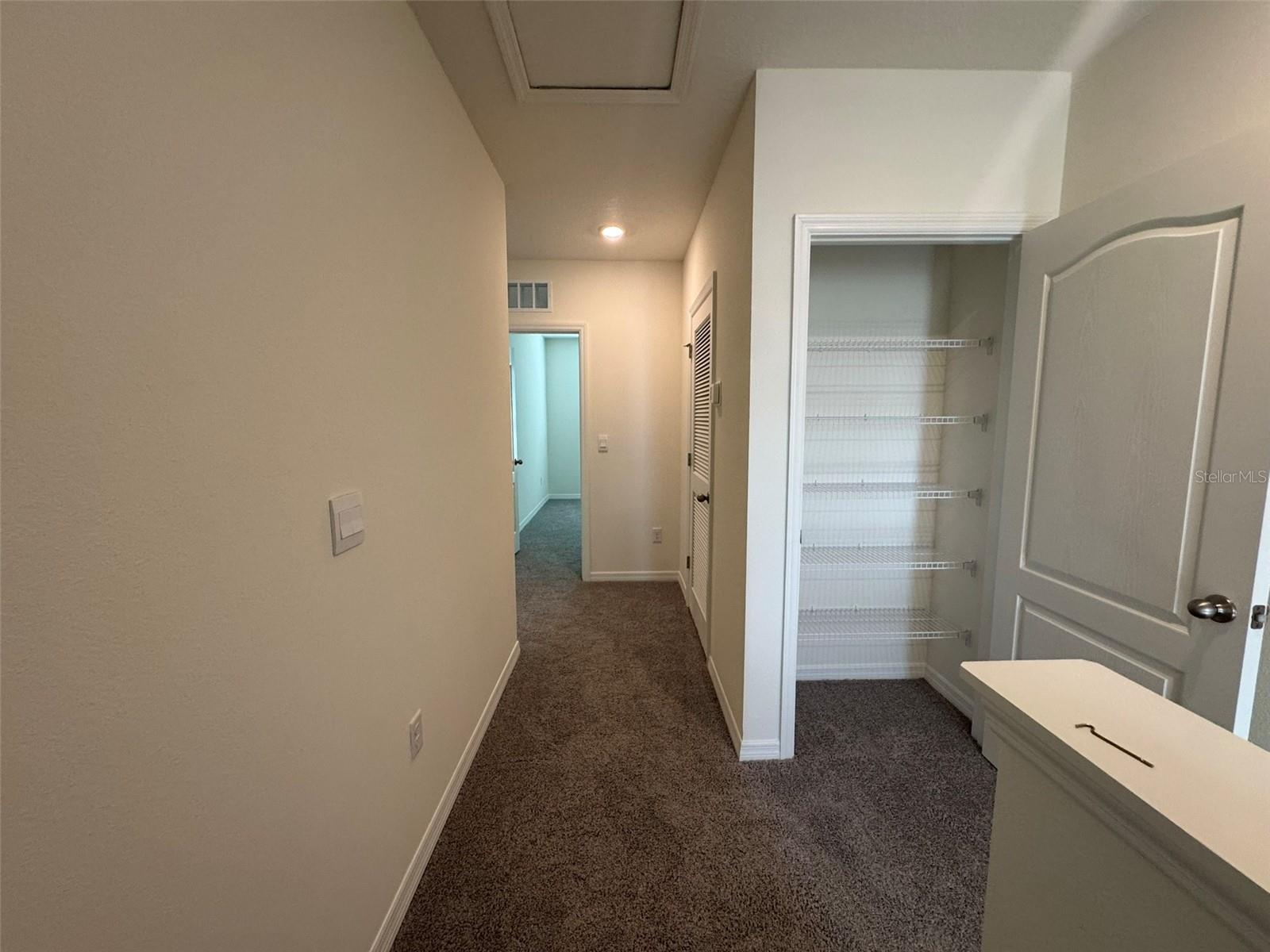 DANBURY/RIDGEWOOD LAKES - Residential Lease