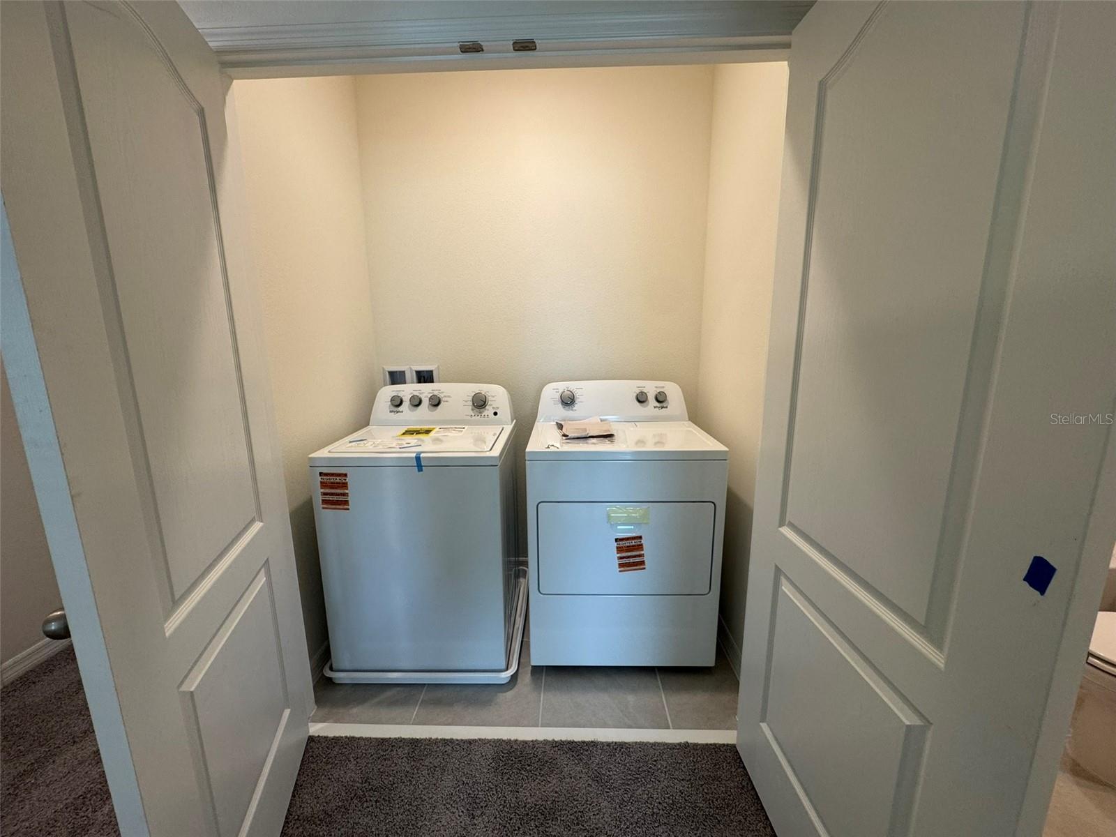 DANBURY/RIDGEWOOD LAKES - Residential Lease