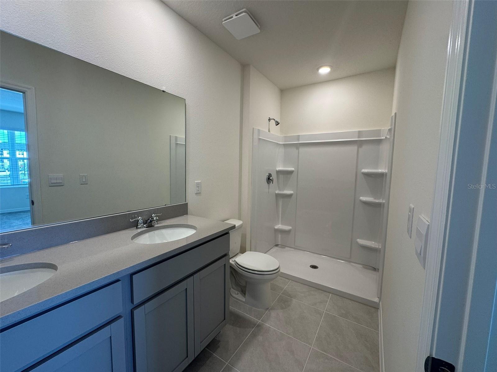 DANBURY/RIDGEWOOD LAKES - Residential Lease