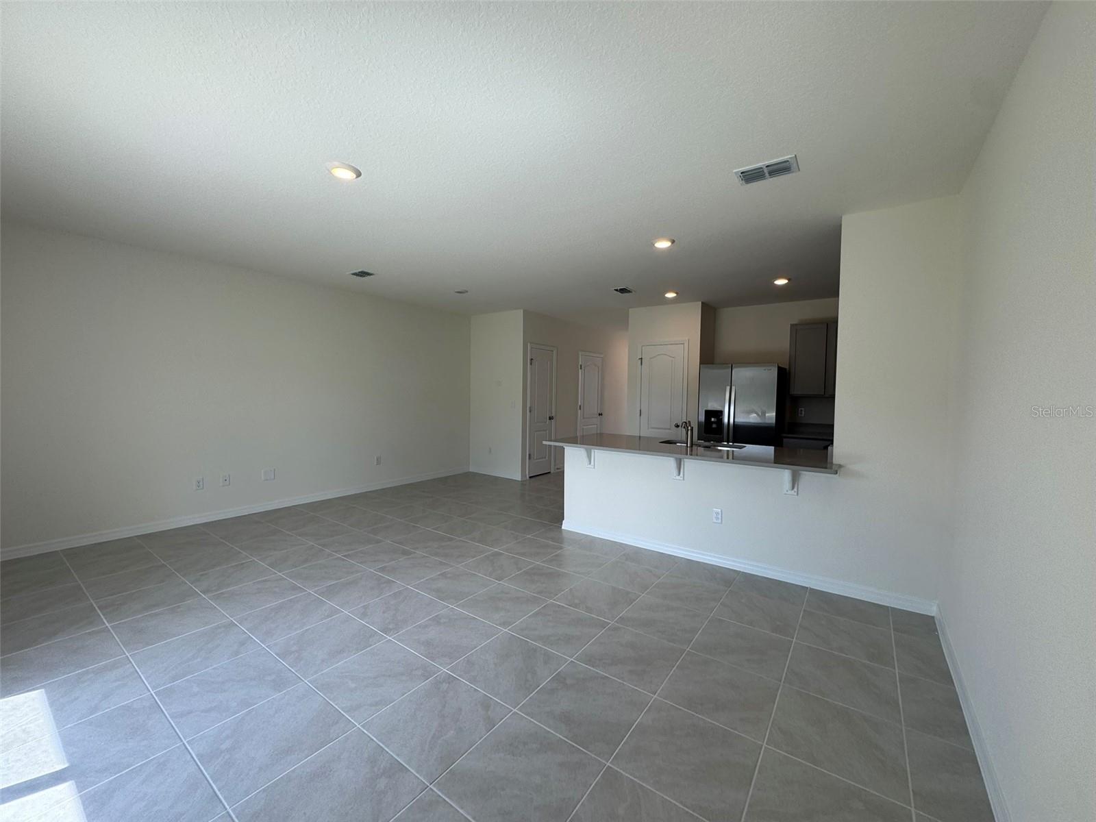 DANBURY/RIDGEWOOD LAKES - Residential Lease