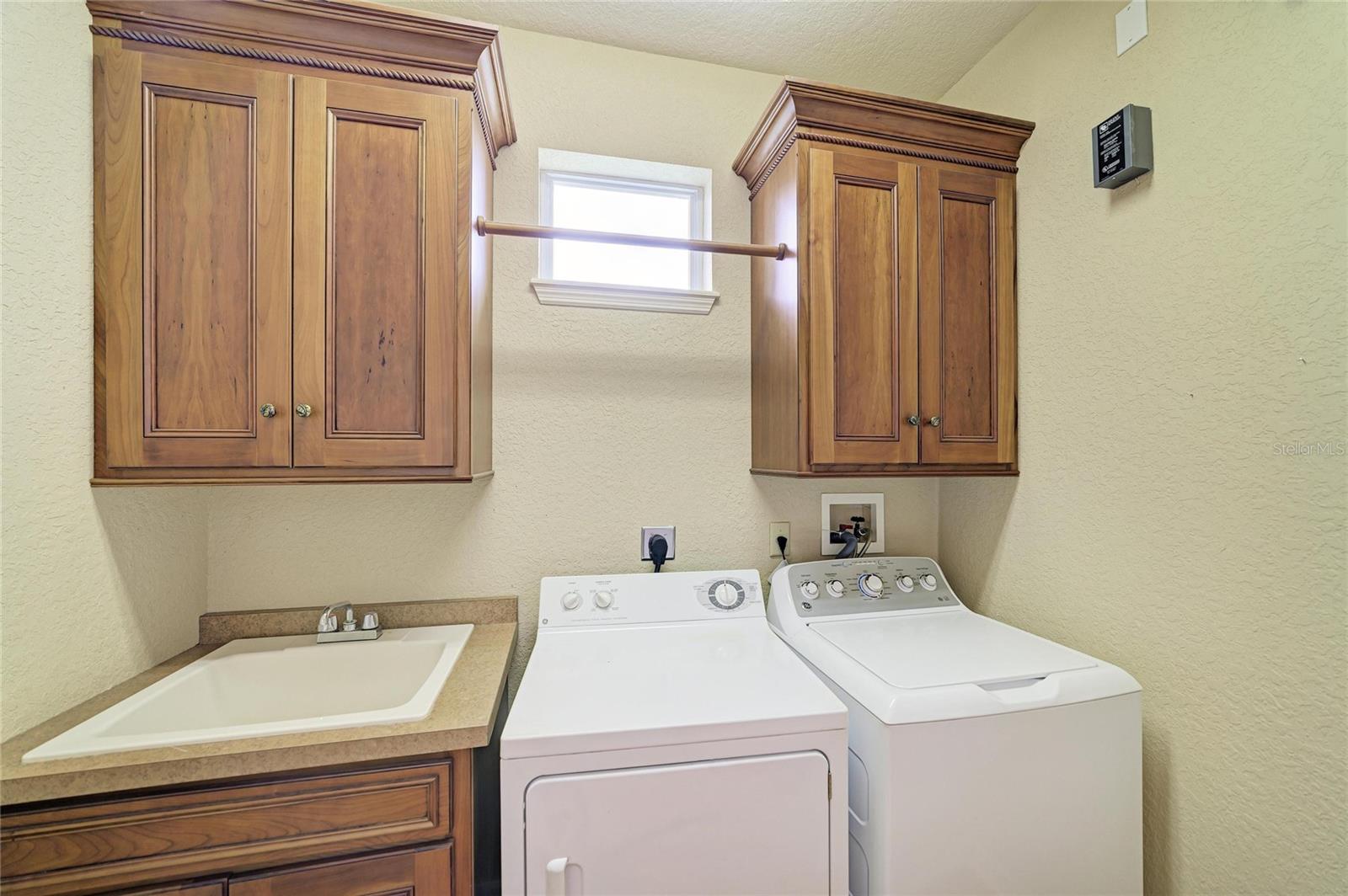 OAKLEY - Residential