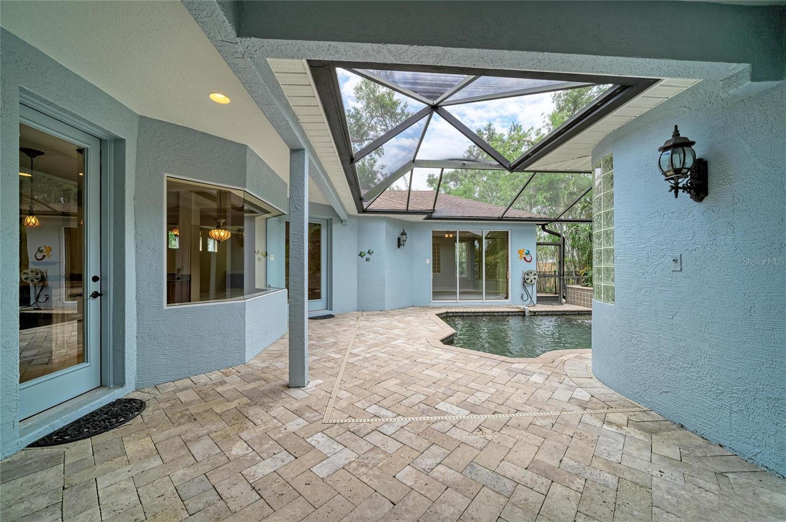 OAKLEY - Residential