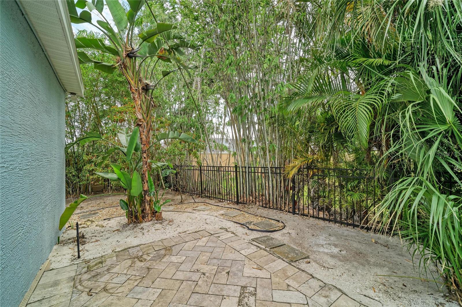OAKLEY - Residential