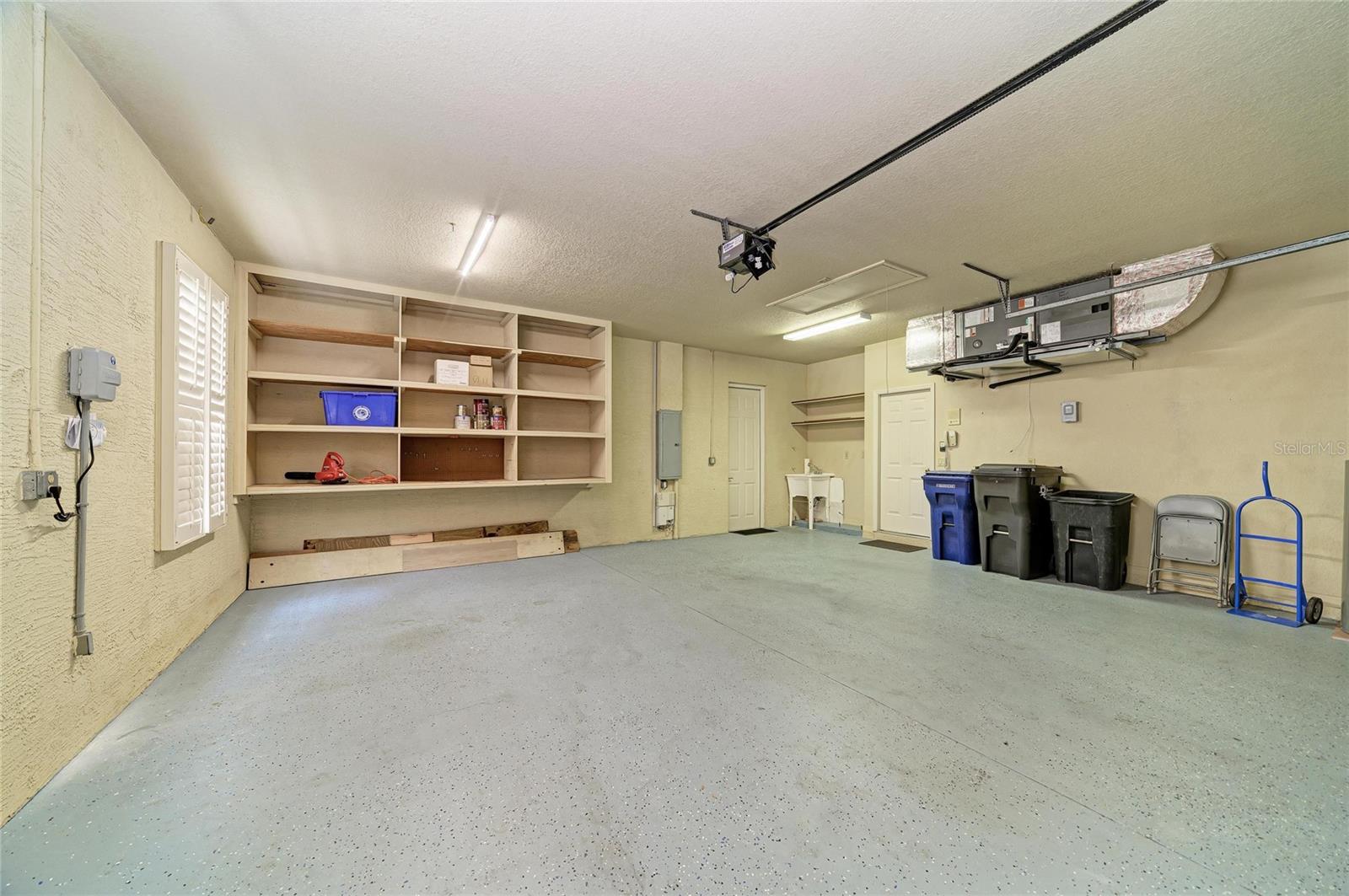OAKLEY - Residential