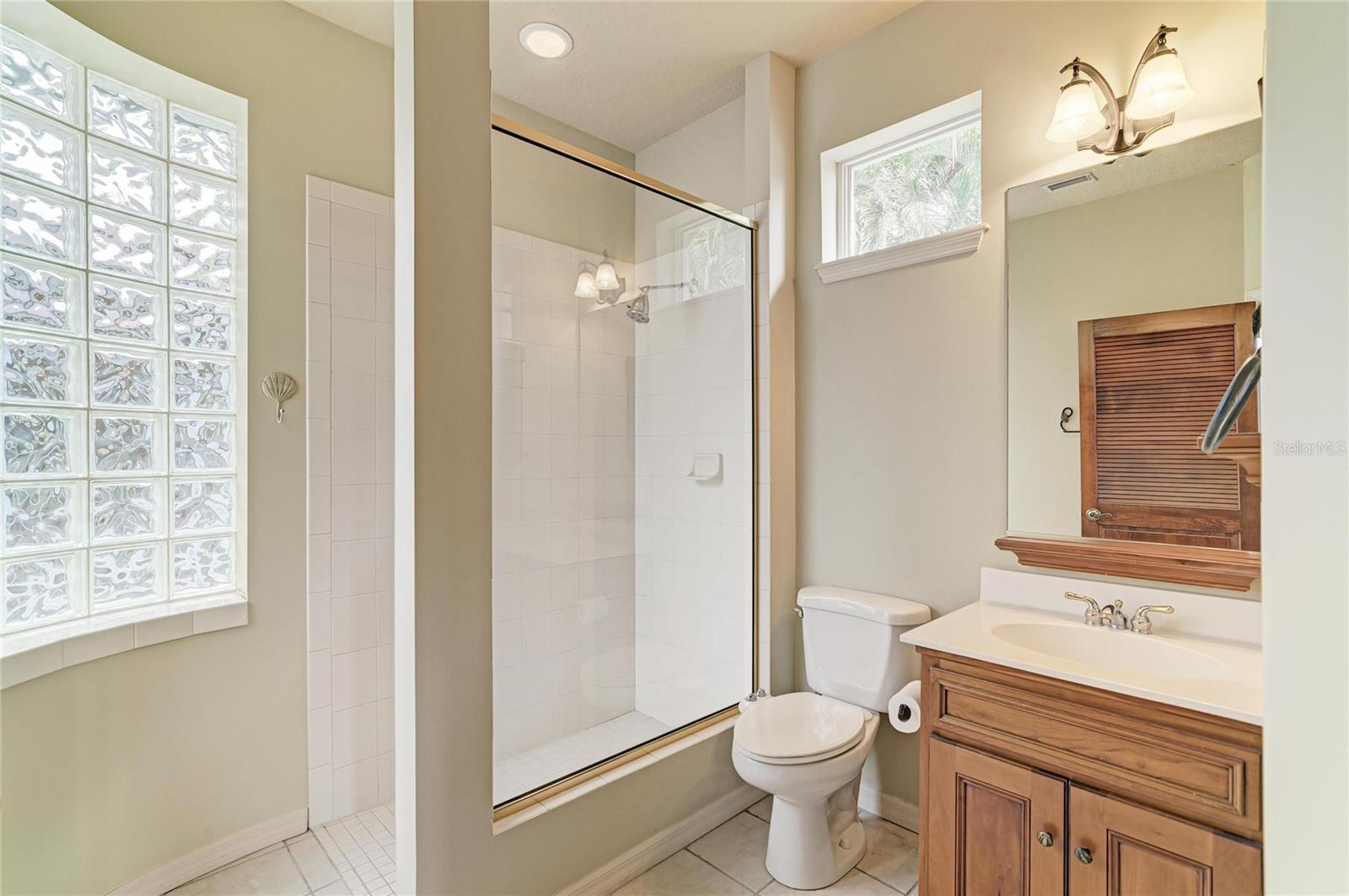 OAKLEY - Residential
