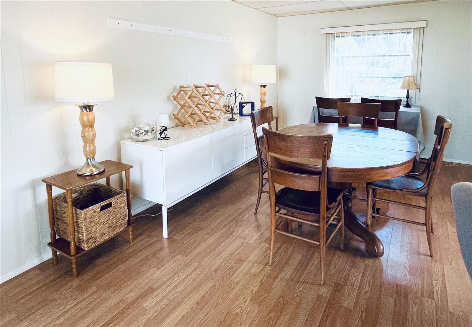 OAKWOOD MANOR - Residential