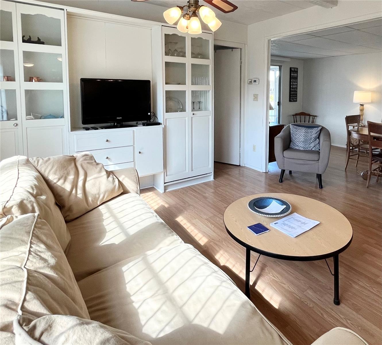 OAKWOOD MANOR - Residential