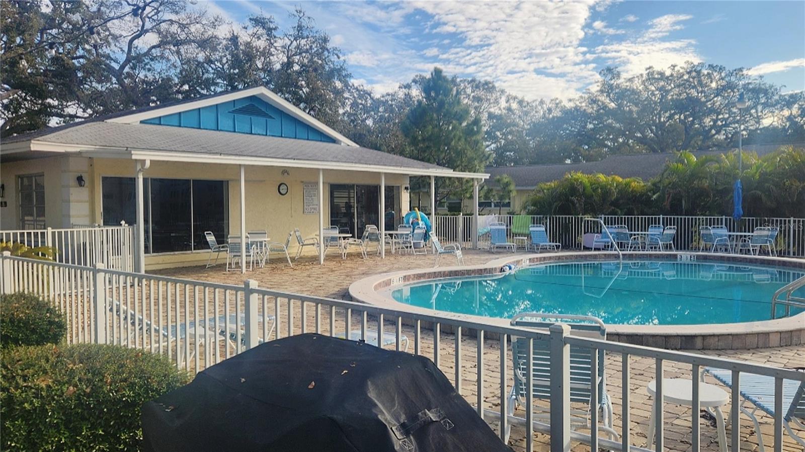 HEATHER HILL APTS - Residential