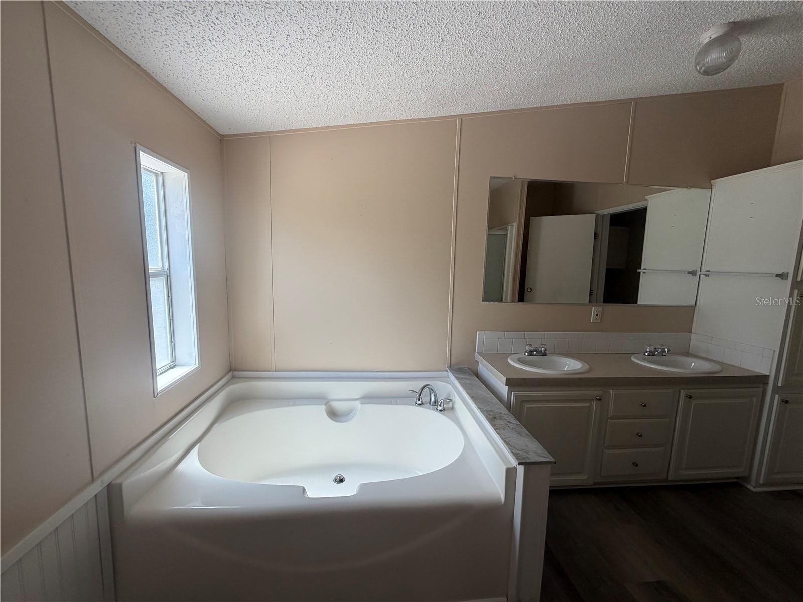 TROPICAL ACRES SOUTH UNIT 4 - Residential