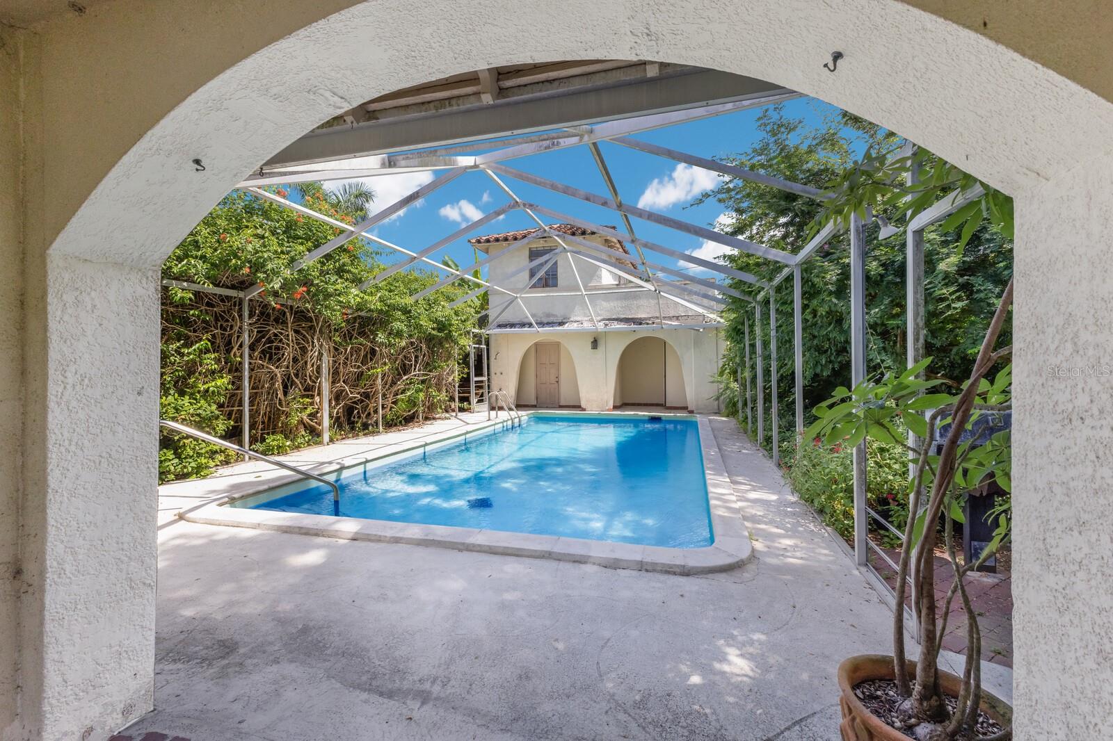 SAPPHIRE SHORES - Residential