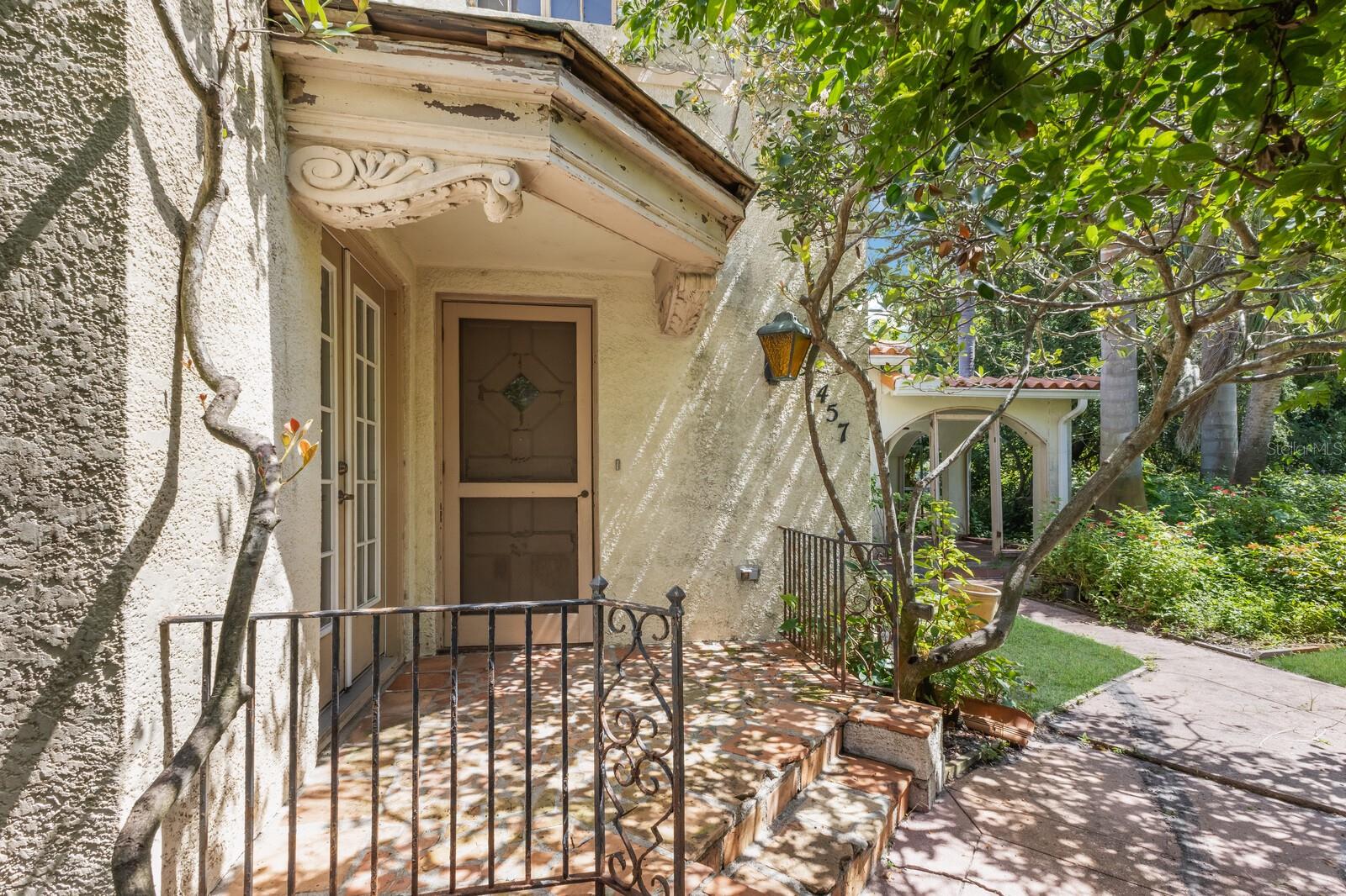 SAPPHIRE SHORES - Residential