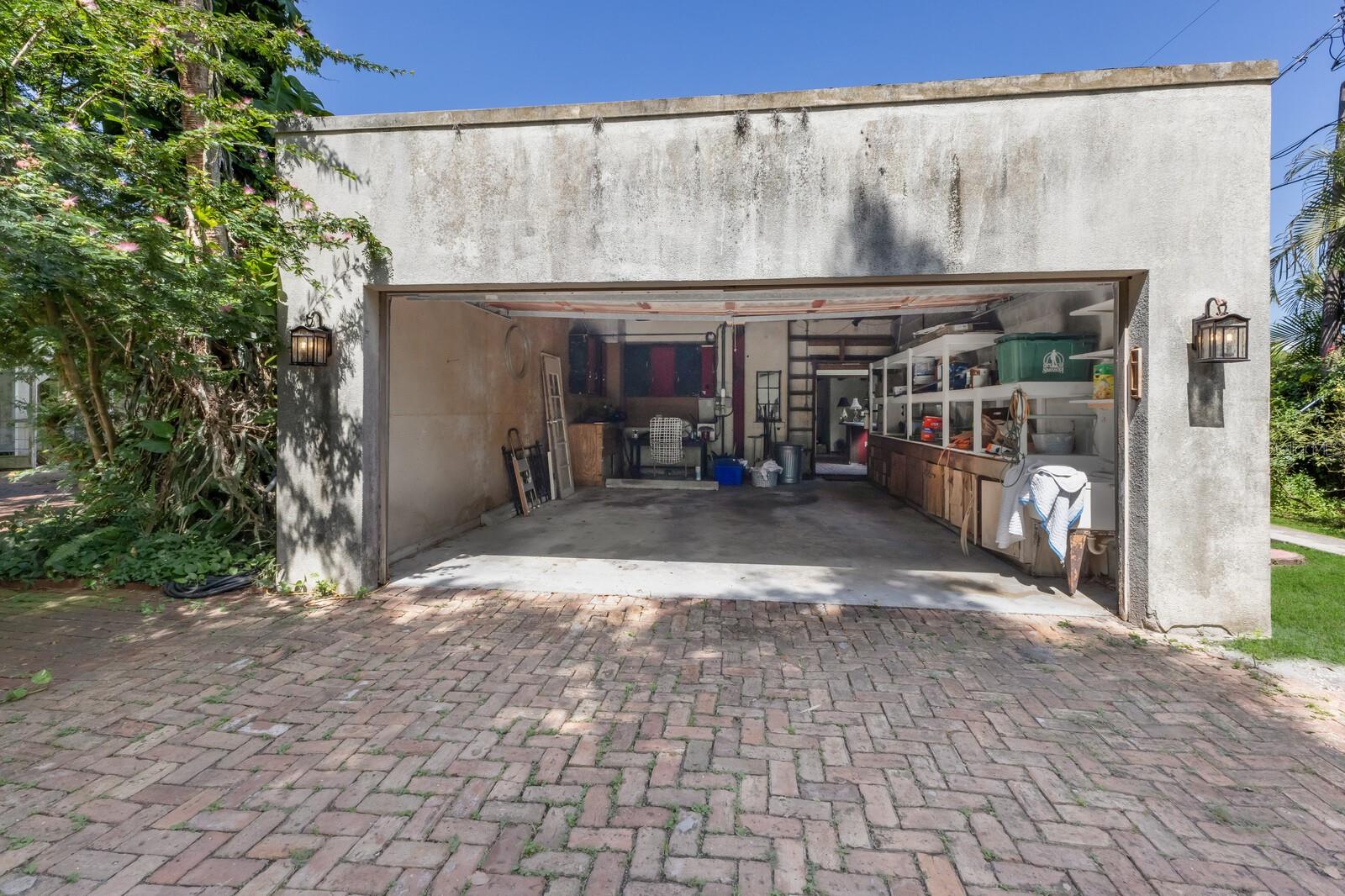 SAPPHIRE SHORES - Residential