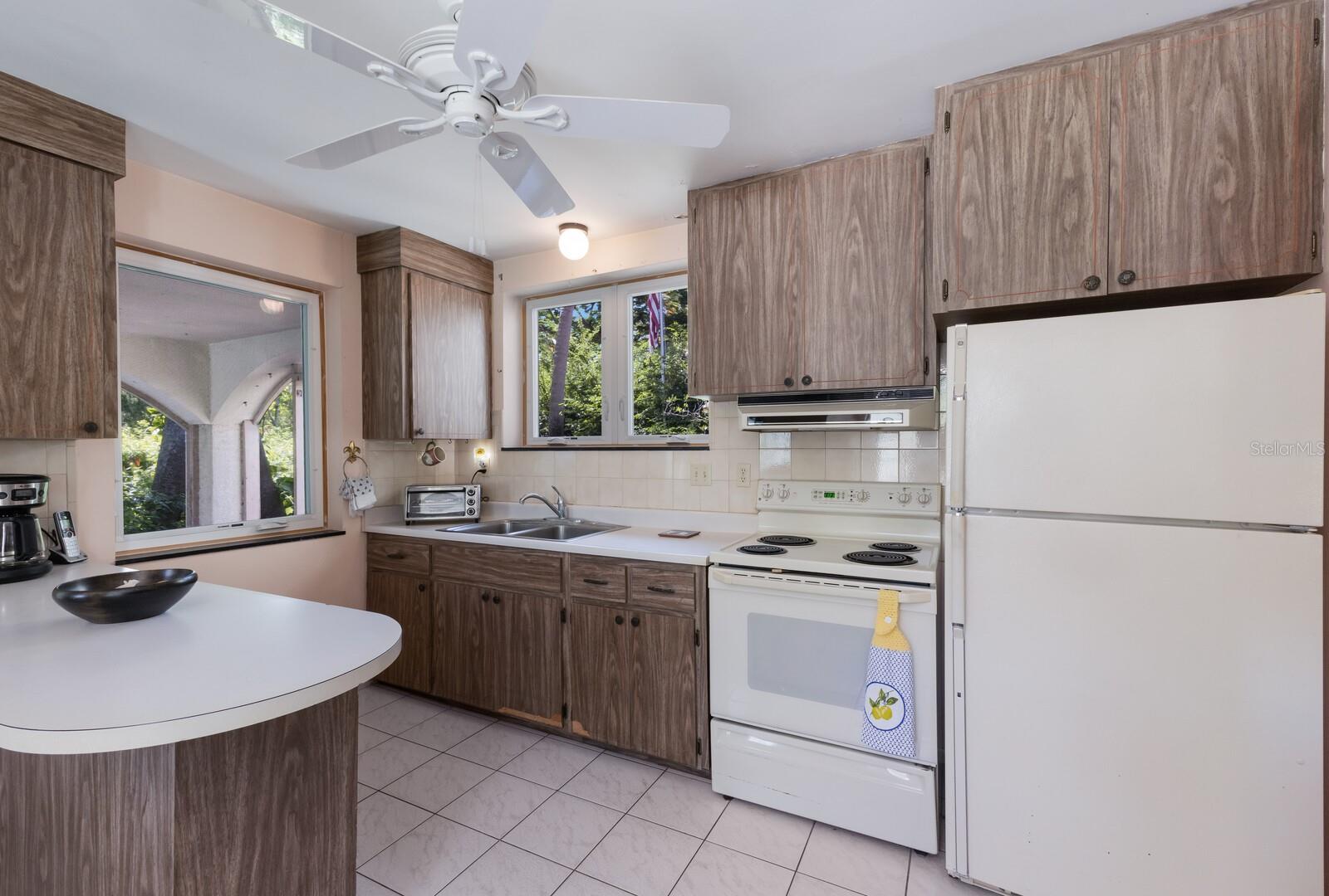 SAPPHIRE SHORES - Residential