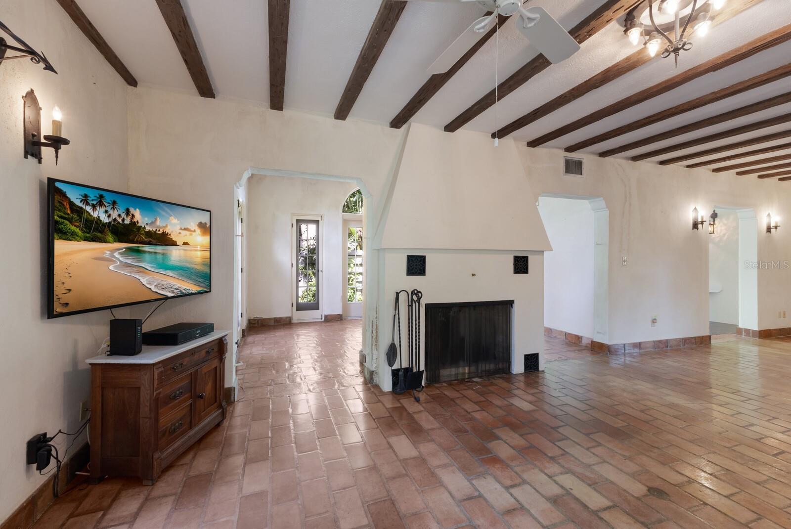 SAPPHIRE SHORES - Residential