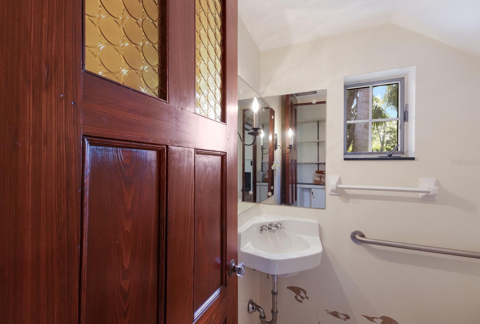 SAPPHIRE SHORES - Residential